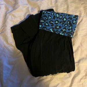 blue cheetah print waistband flare yoga pants